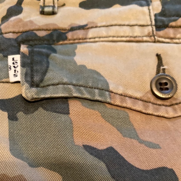 Men’s Levi’s Camouflage Cargo Shorts Size 38 - Picture 4 of 6